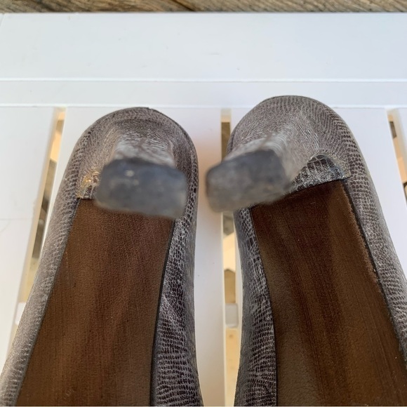 Stuart Weitzman Sadie 7.5 M Gray Snakeskin Peep Toe Platform Pump Stiletto Heels - Picture 11 of 12